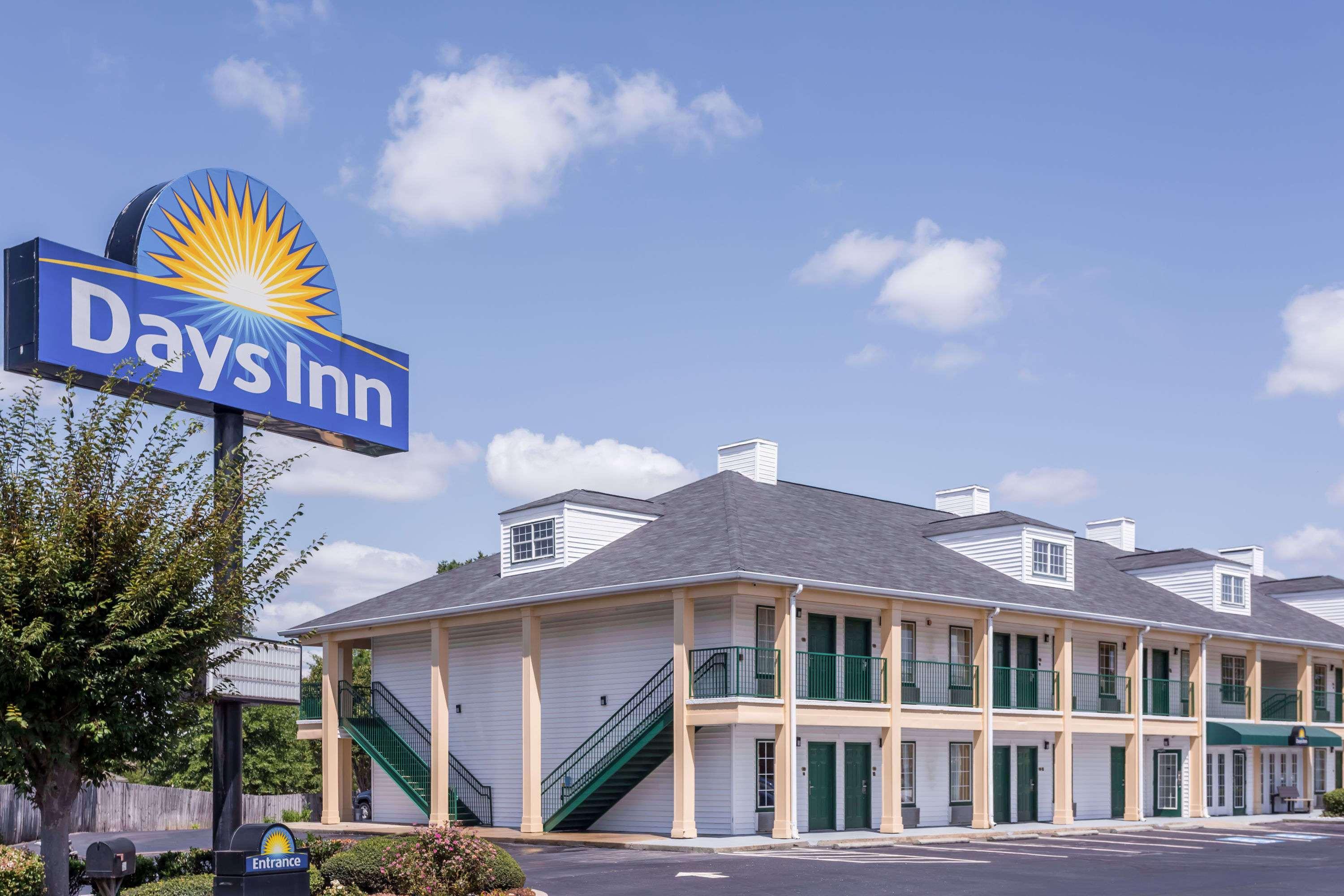 Days Inn By Wyndham Simpsonville Exterior foto