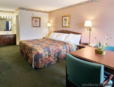 Days Inn By Wyndham Simpsonville Zimmer foto